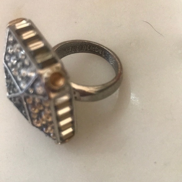Henri Bendel Ring - Picture 4 of 4